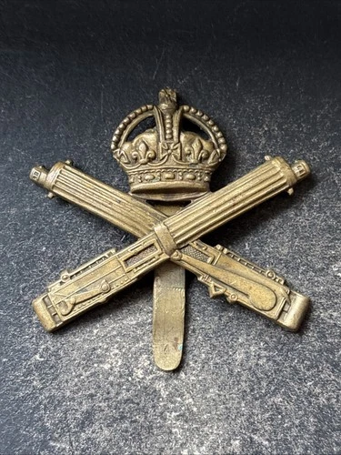 Machine Gun Corps, Genuine WW1 British Army Military Cap Badge.