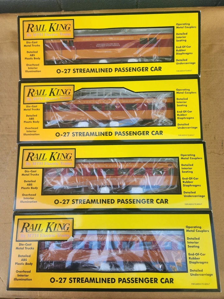 MTH 30-6090 Milwaukee Road Streamlined Hiawatha Lighted Four Car Passenger Set - Image 2 of 4