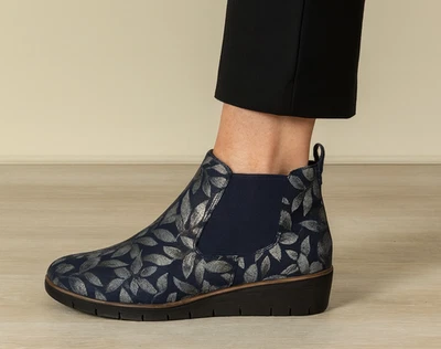 Women's Jo & Joe Ankle Boot 4-8 Navy-Floral Print Chelsea Style Low Wedge Zip Up