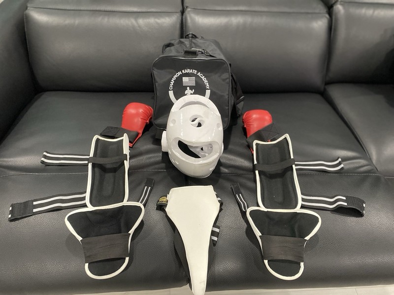 Karate Champion Gear Set Martial Arts Sparring Gear Size Medium