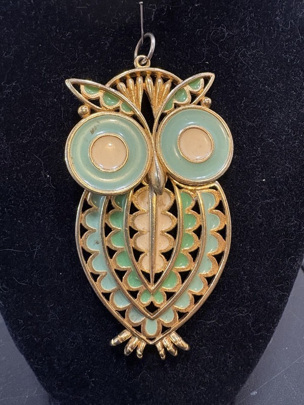 Vintage Owl Pendant Green Enamel Gold Tone Retro Jewelry