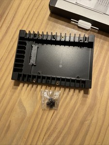 Yottamaster Interner Festplattenadapter Konverter für 2,5" SATA HDD 7/9,5/12,5mm