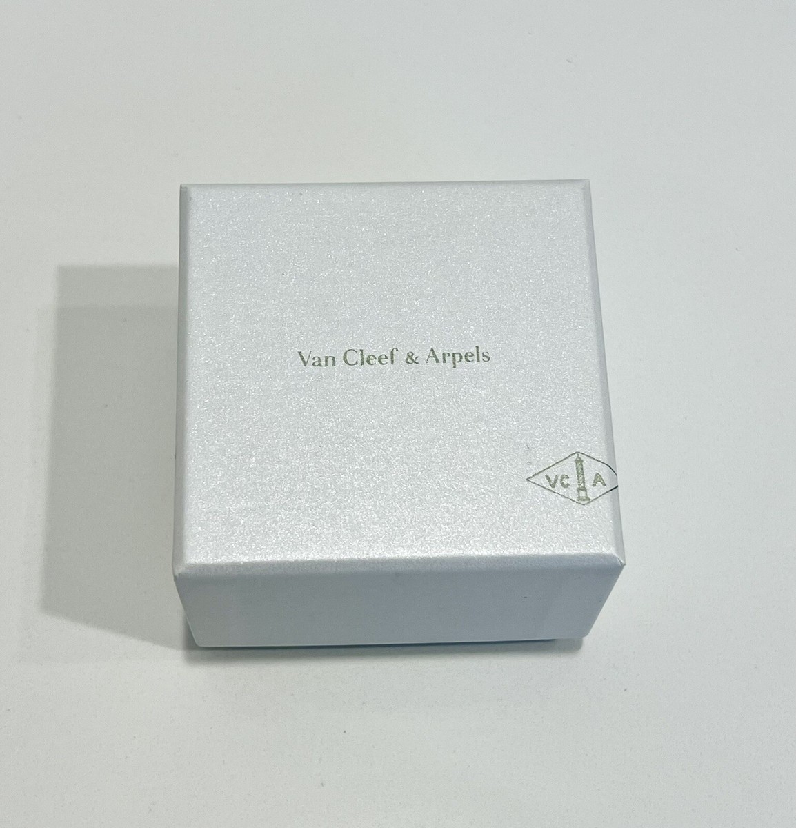 Van Cleef & Arpels ボックス　空箱 Van Cleef & Arpels - VanCleef&Arpels 空箱 ケースの通販 by