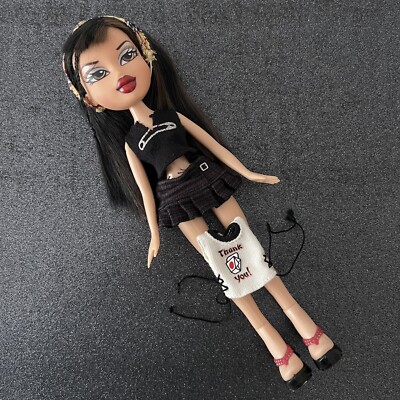 Bratz Style It! - Jade Puppe. Kleidung, Schuhe & Accessoires! (1st Ed) Hippie Chic