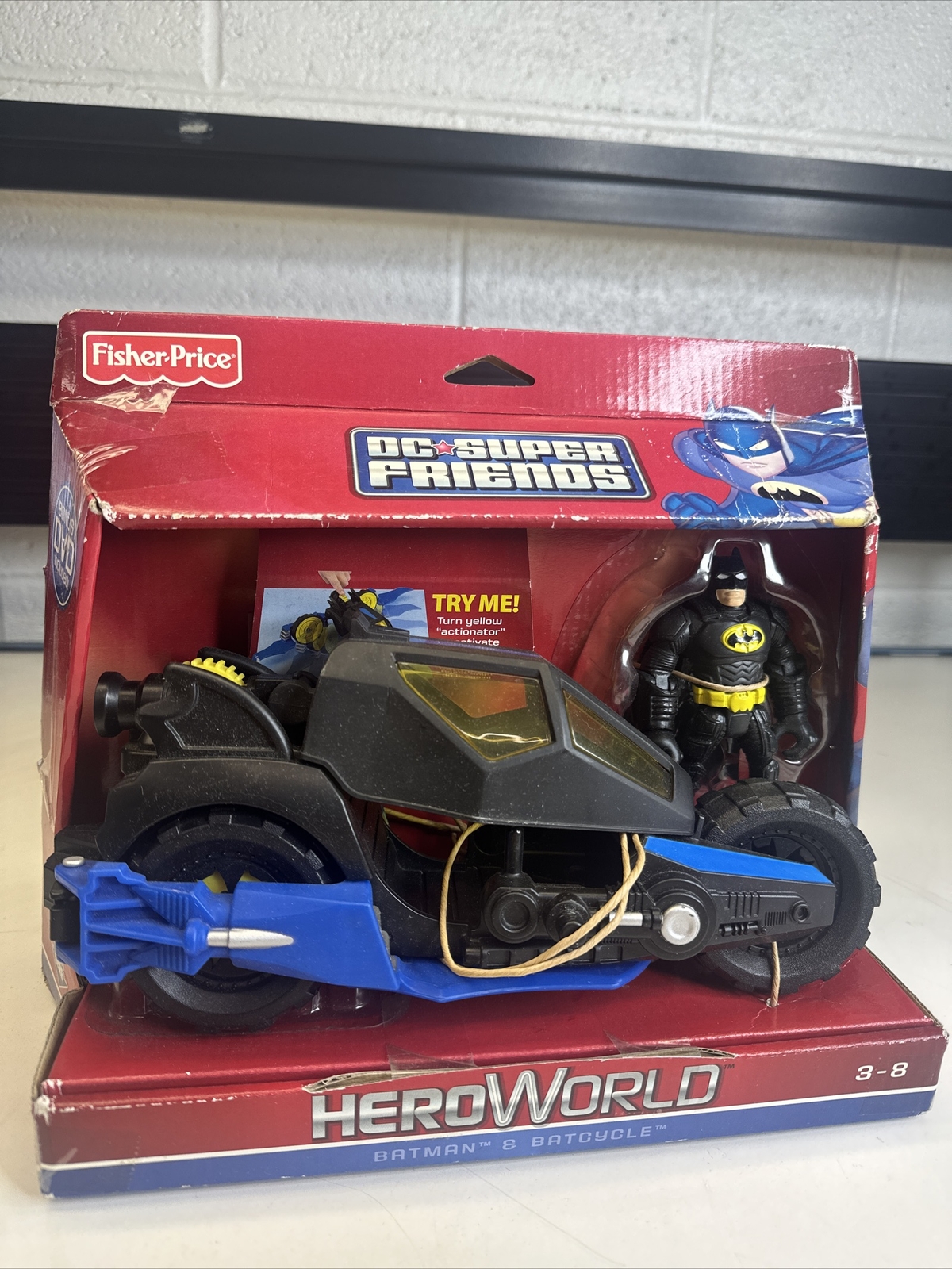 BATMAN & BATCYCLE set DC Super Friends Hero World Bonus DVD The Joker