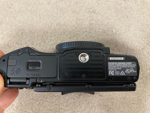 Olympus OM-D E-M10 Micro 4/3 Mirrorless Digital Camera (Body only) • S/C 2489 - Picture 9 of 12