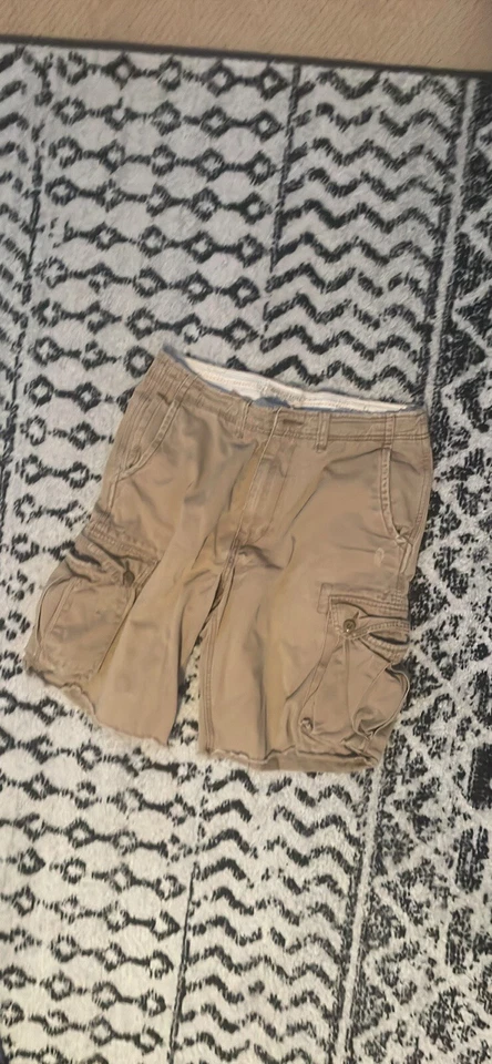 Pantalones cortos cargo beige America Eagle Outfitters para hombre Foto 2 de 4