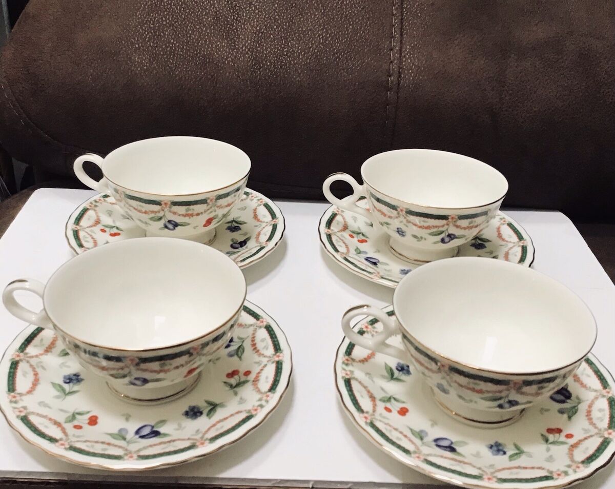 Keito Exceed Bon Montmartre Japan Fine China Set Of 4 Cups Keito Exceed Bon Montmartre Japan Fine China Set Of 4 Cups
