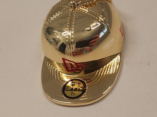 Gold New Era Cap 59FIFTY 7 1/4 Fitted Mütze Schlüsselanhänger Taschenanhänger Weihnachtsschmuck - Bild 3 von 11