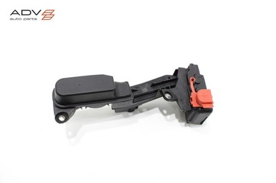 2018 - 2021 BMW M550i G30 BATTERY VOLTAGE JUMP START TERMINAL JUNCTION BLOCK OEM
