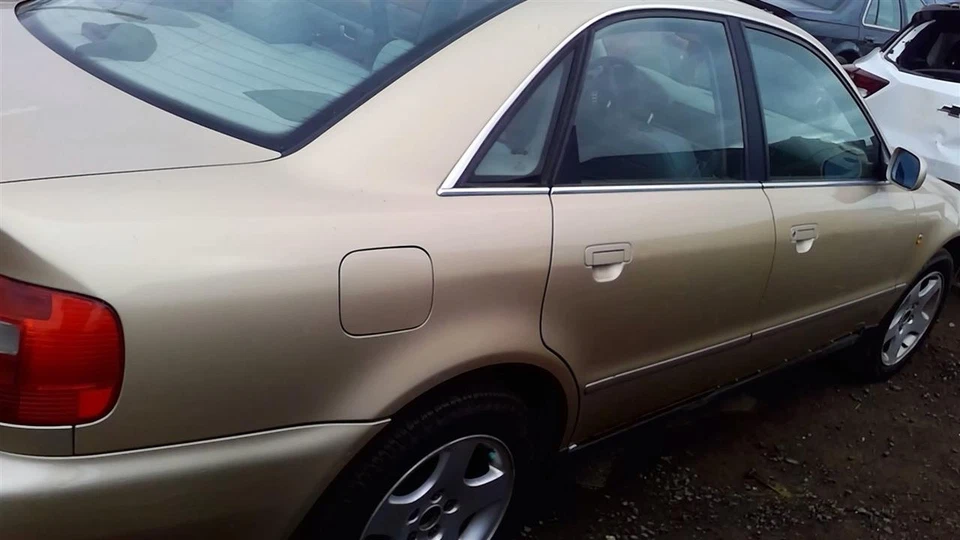 Used Right Headlight Assembly fits: 1998 Audi A4 Right Grade A Foto 4 de 4