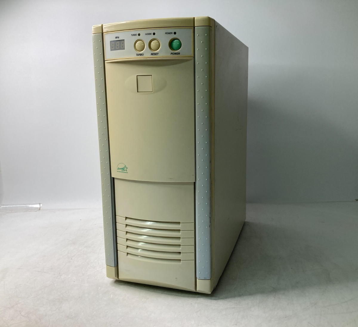 Vintage Beige PC Case w/ 250W PSU, CD/Floppy Drive, MHz Clock