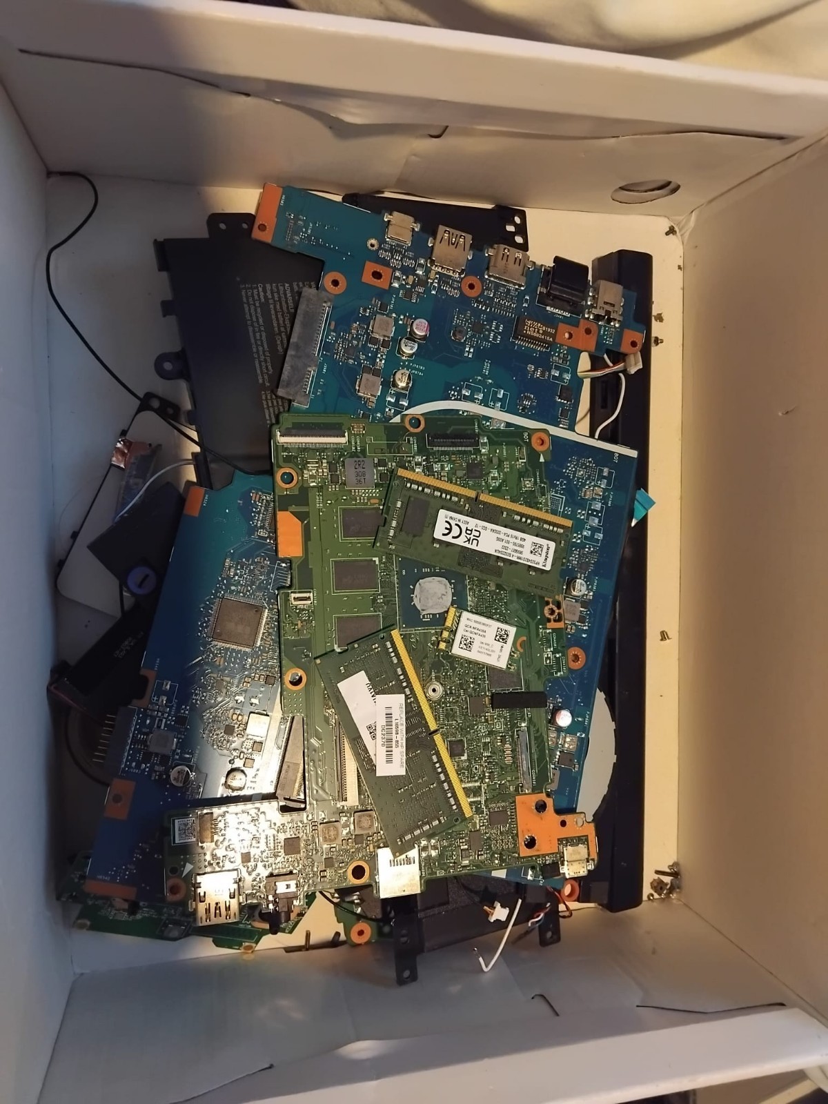 Laptop Parts, (Two 4GB RAM), (Asus Casings), (3 CIRCUIT BOARDS),(batterys)