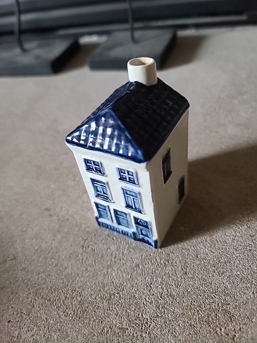 Vintage KLM Blue Delft House 26 BOLS Royal Distilleries Holland