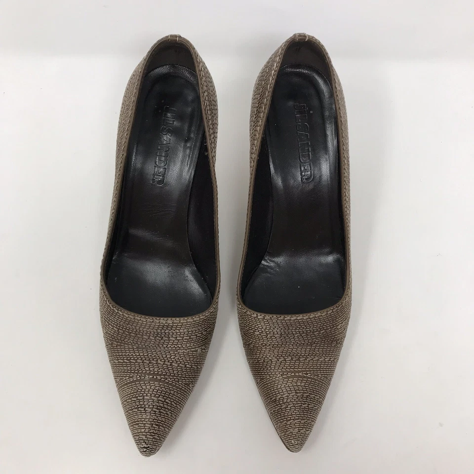 Jil Sander Bombas de Couro Biqueira Pontiaguda UE 38 EUA 8 Salto Cone Bordado Taupe - Imagem 3 de 4