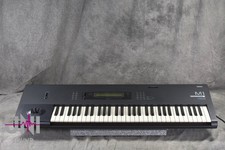 Sintetizzatore digitale KORG M1 Music Workstation in buone condizioni.
