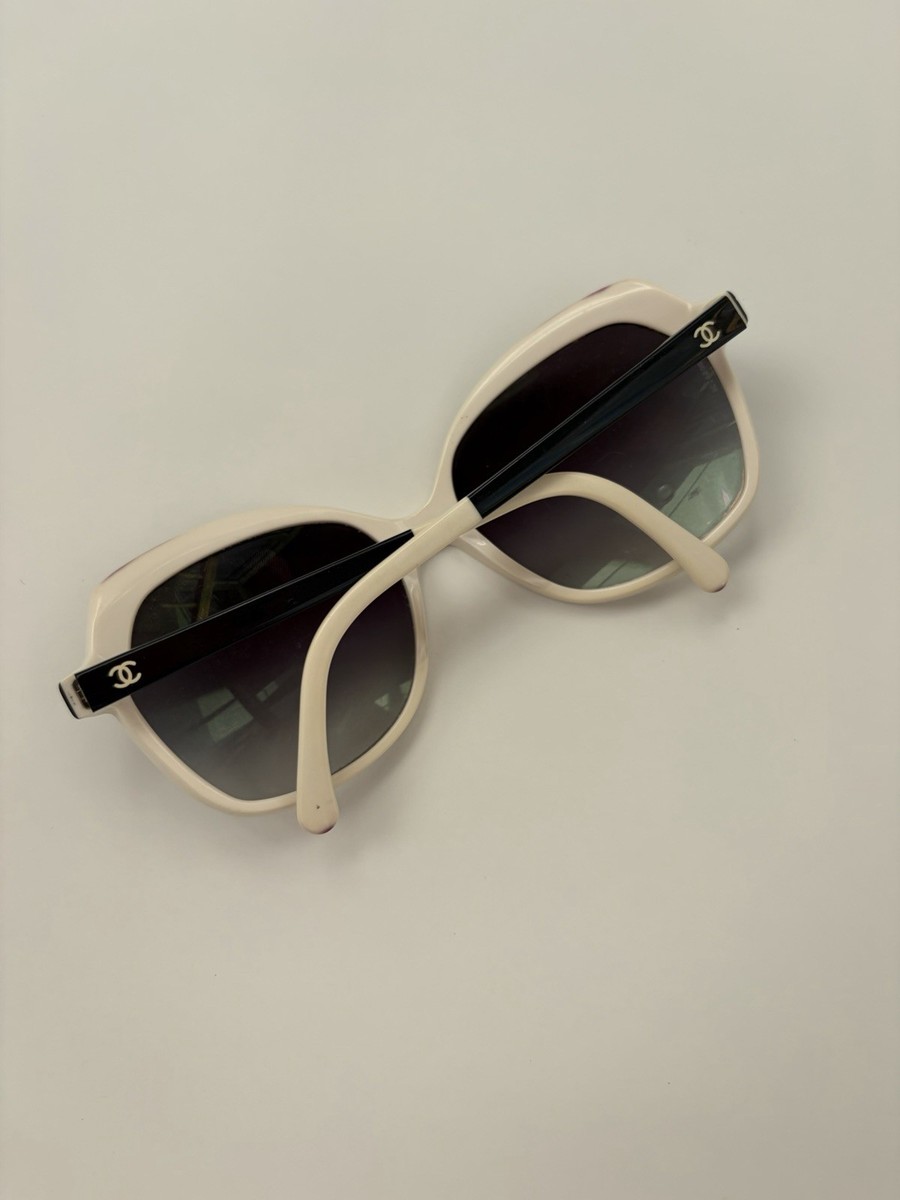 Vintage CHANEL Sunglasses 5228 Ivory Black Oversized Round  display picture 3