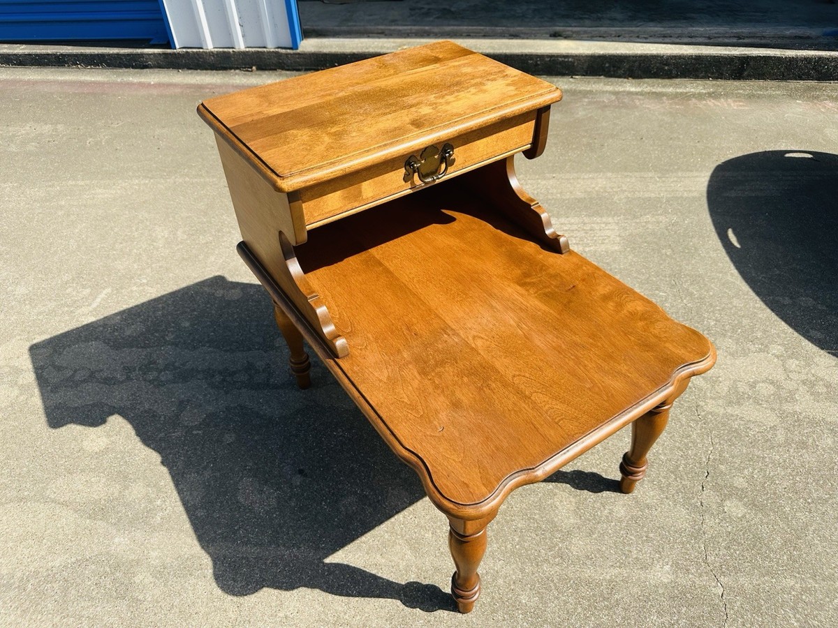 Beautiful Vintage Ethan Allen Solid Maple Step 2-Tier End Table L