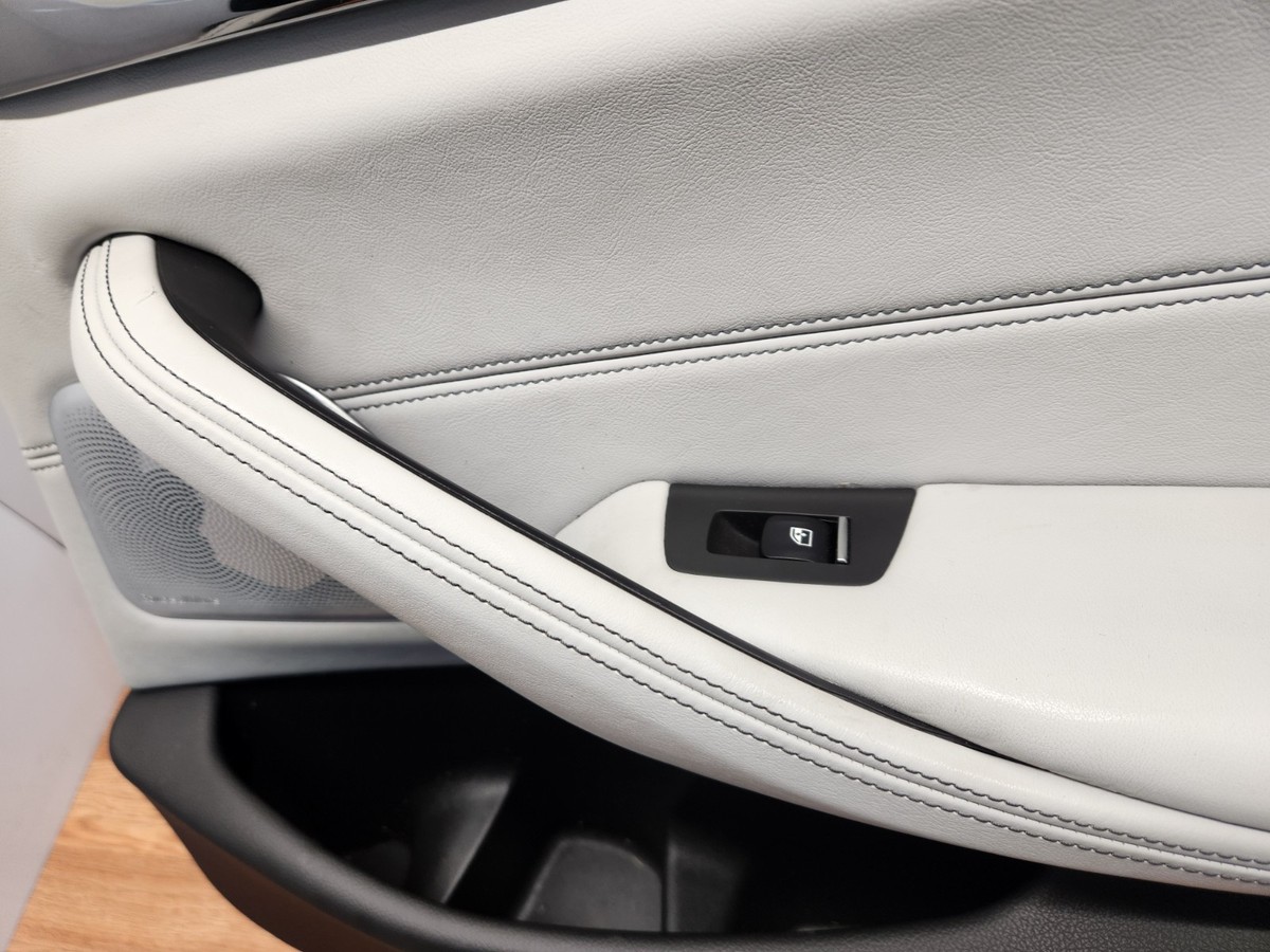 ✓ 18-23 OEM BMW F90 M5 Rear Right Door Card Panel Leather Merino