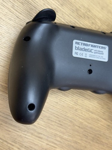 Retro Fighters BladeGC Wireless Controller With GameCube Receiver Dongle Black - Picture 9 of 10