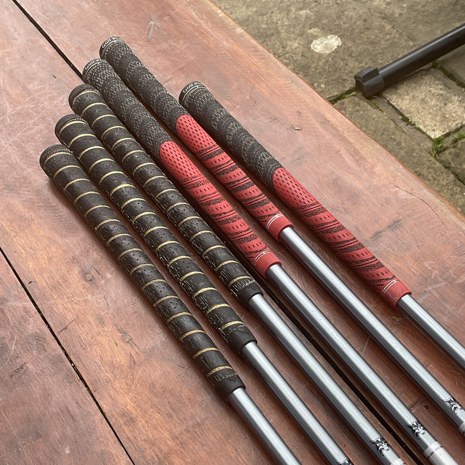 LYNX CRYSTAL CAT GOLF CLUB IRONS 5,6,7,8,9,P R/H GRAPHITE SHAFTS eBay