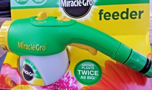 Miracle Gro Feeder Connects To Hose Contains Free