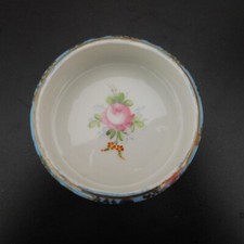 Ancienne boîte à bijoux en porcelaine