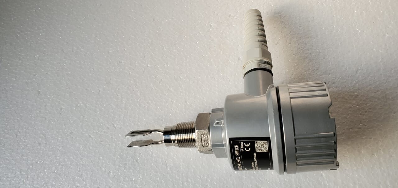 FINETEK - SC3 - TUNING FORKS Level Switch SC380C0CUOAOXX with Tri-clamp fitting