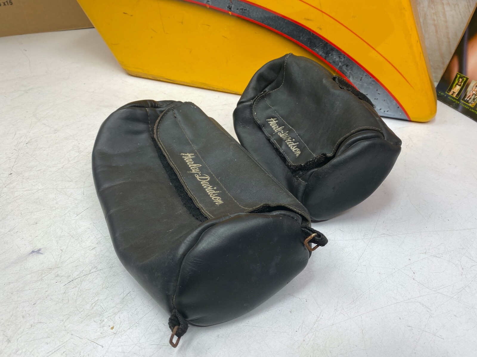 🔥OEM Harley Dyna Softail Touring Vintage Script Leather Windshield Bags