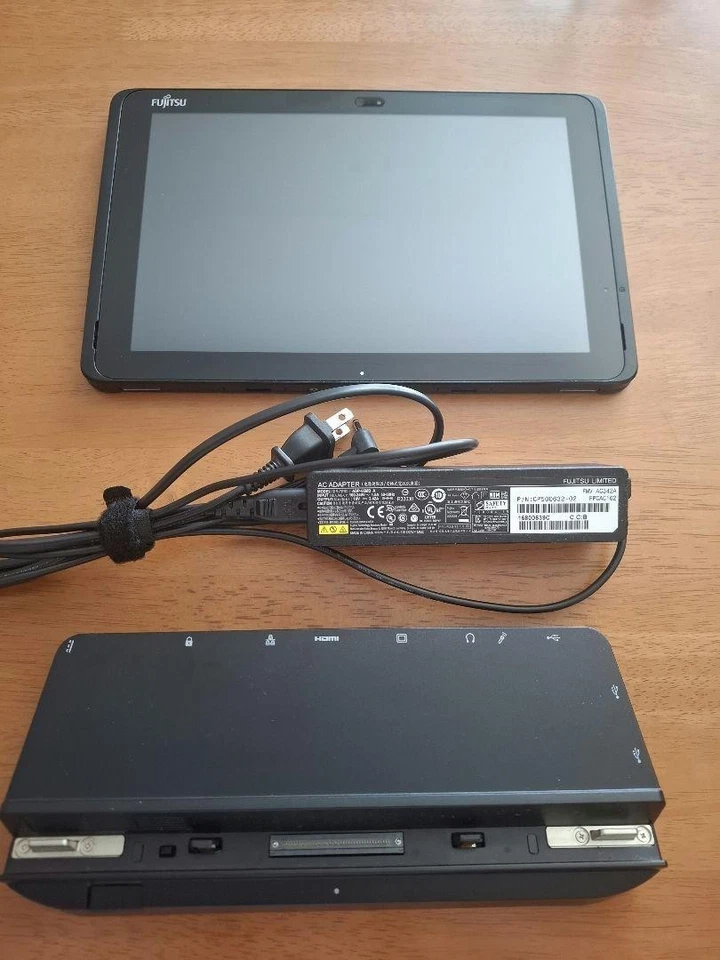 Fujitsu ARROWS Tab Q507PE Atom x5-Z8550 1.44GHz RAM 4GB Storage 64GB Win 10 Pro - Image 2 of 4