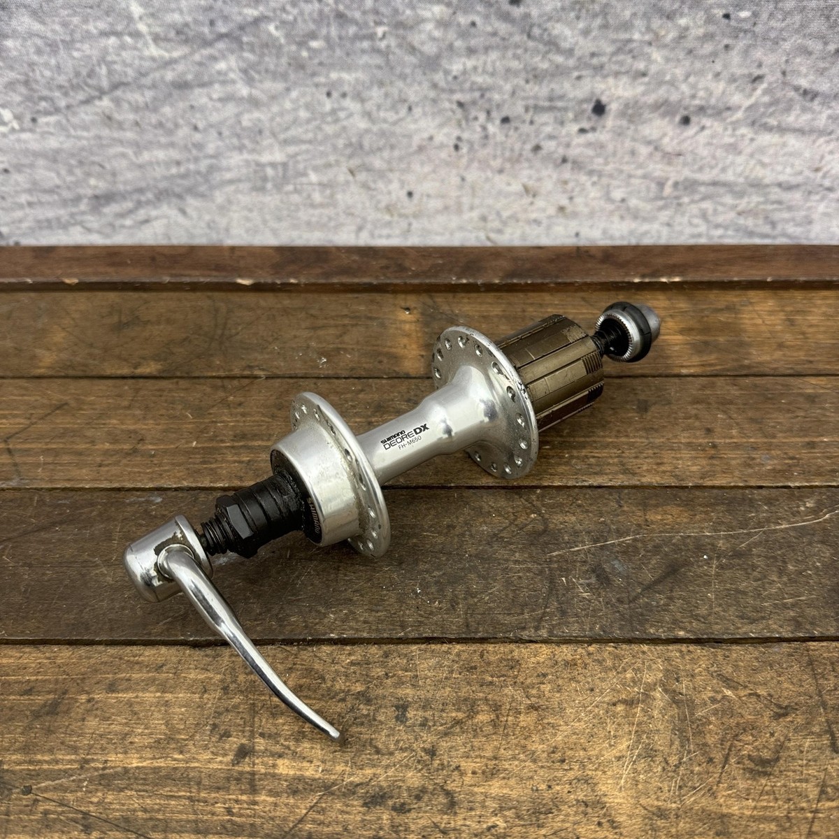 Vintage Shimano Deore DX FH-M650 Rear Hub Freehub 32H 135mm QR MTB