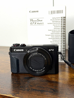 Canon PowerShot G7 X Mark II 20.1MP Black f/1.8 Wi-Fi w/Case Kit
