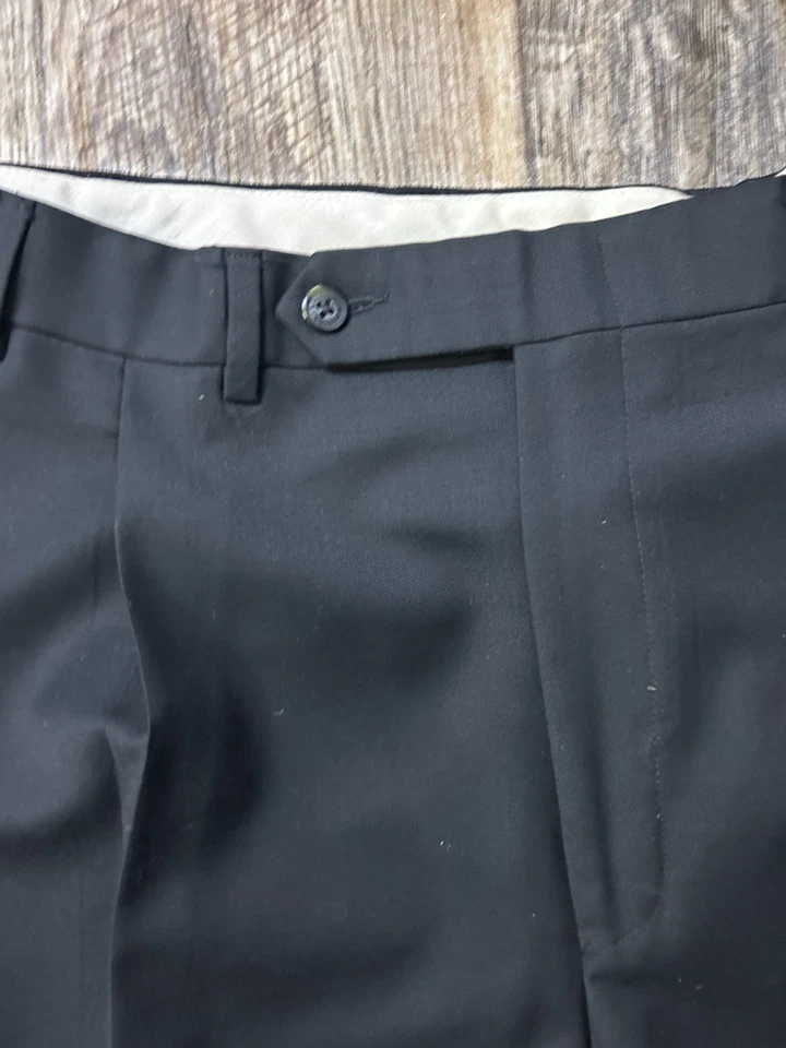 Pantalones de vestir Nautica para hombre negros 38x30 lana plisada frontal Foto 2 de 4