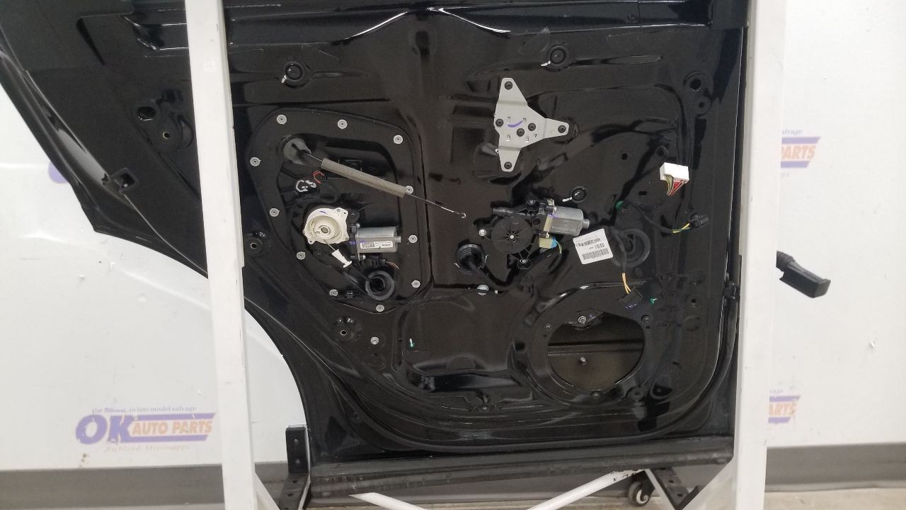 17 BENTLEY BENTAYGA DOOR ASSEMBLY REAR LEFT DRIVER BLACK