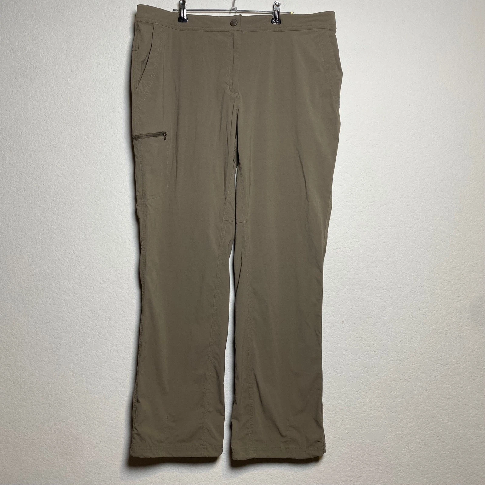 LL Bean Women Size Tan Nylon Cargo Outdoor Pants Gorpcore Utility Granola Trail