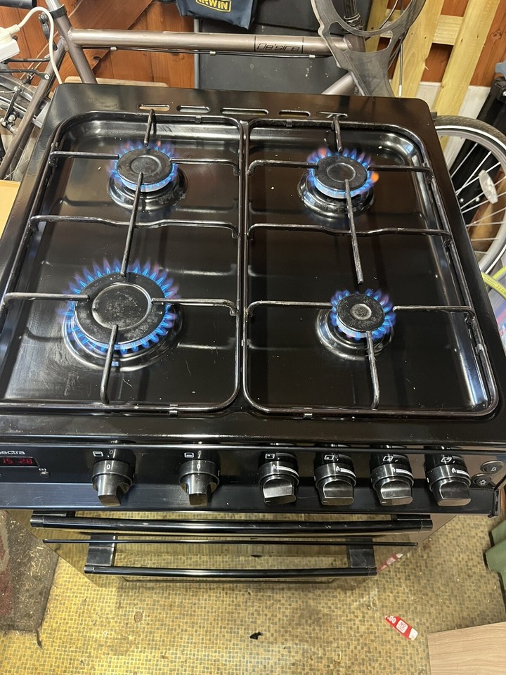 Gas Cooker 60cm LPG/ (Bottle Gas) Could be converted to Nat Gas eBay