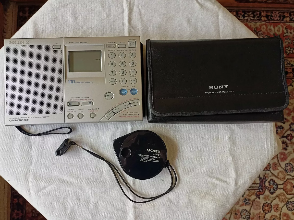 SONY ICF SW7600GR WORLD BAND RECEVIER WITH CARRYING CASE AND