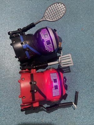 Ninja Bots Hilarious Battling Robots Red and Black Bots w/ Weapons Tested & Work