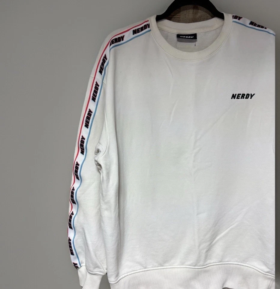 Ropa de calle funky grunge talla mediana cuello redondo manga cinta logotipo NERDY Foto 3 de 4