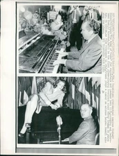 1968 Richard Nixon Lauren Bacall Austin Tx Republican Wirephoto 8X10