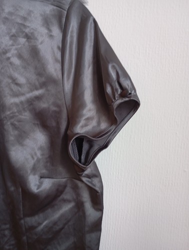 Grey Satin Women Blouse Short Sleeves Size 14 Pleats BM - Picture 3 of 7
