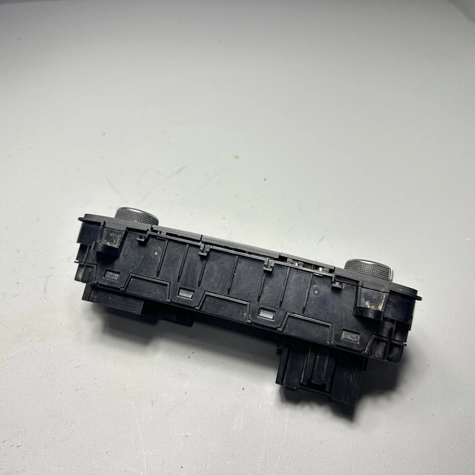 Ford Focus ST 2015-2018 tablero de instrumentos unidad de control de temperatura HVAC fabricante de equipos originales Foto 4 de 4