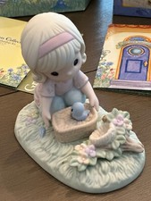 Precious Moments Porcelain Figurine 790001-It Only Takes a Moment To Show Care 
