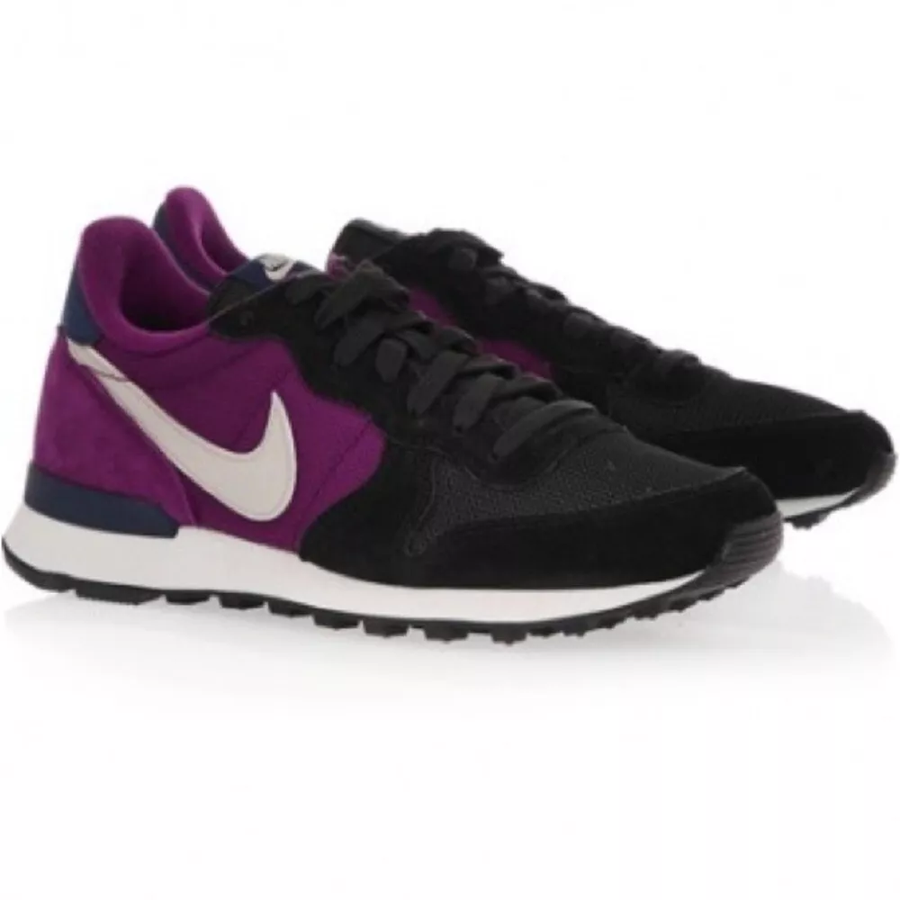 NIKE Internationalist Suede Mesh Sneakers Purple Black Size 7.5