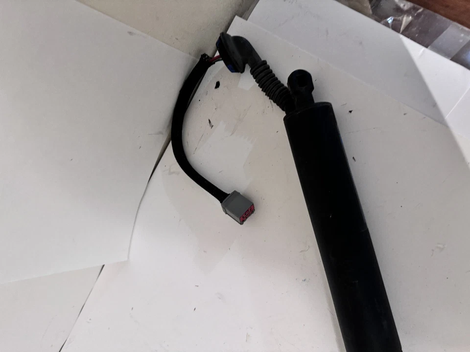 2014 JEEP GRAND CHEROKEE POWER LIFT GATE MOTOR OEM 68158561AA Foto 2 de 4