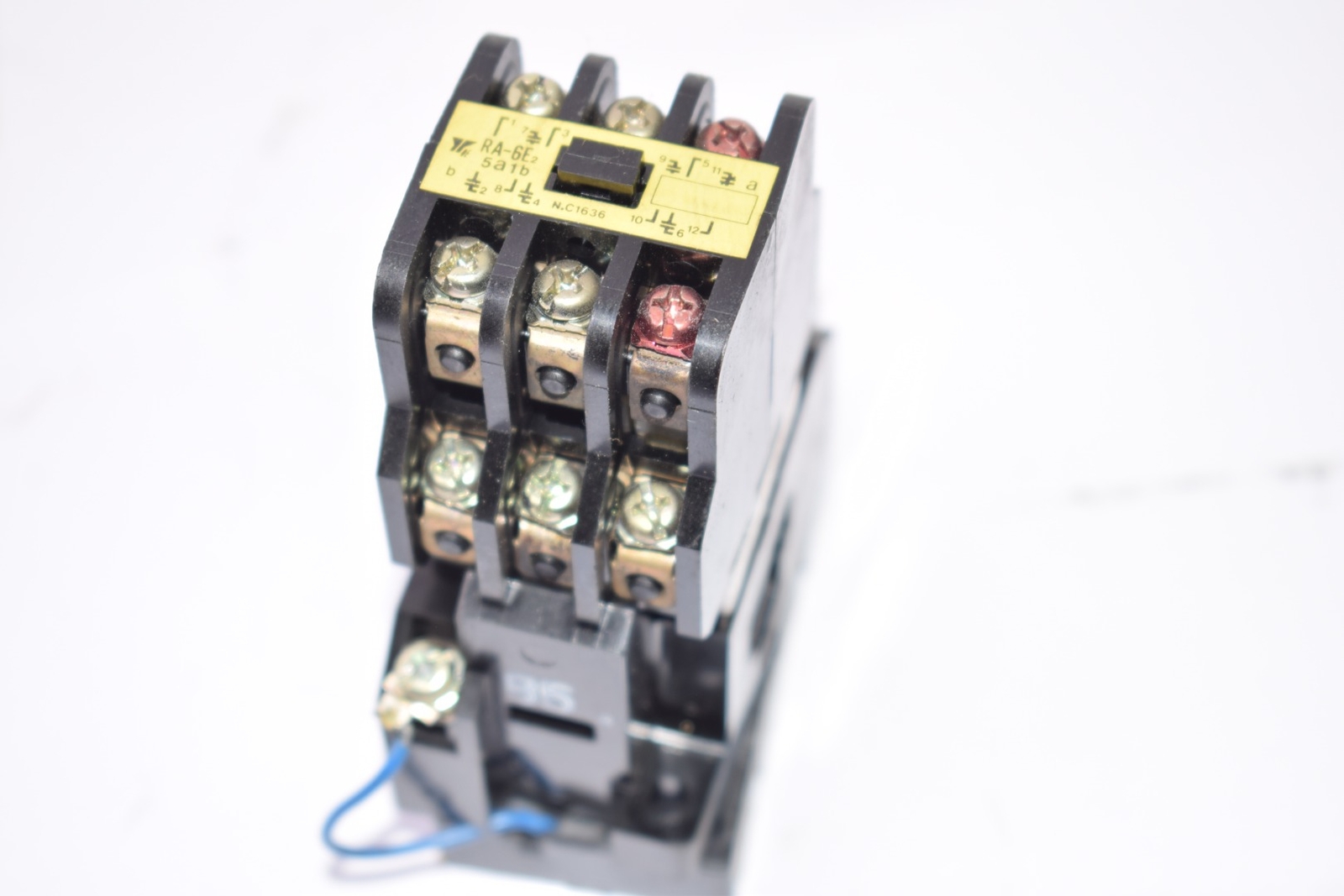 Yaskawa Electric AC Magnetic Control Relay Thermal Current: 8A 90-110V ...