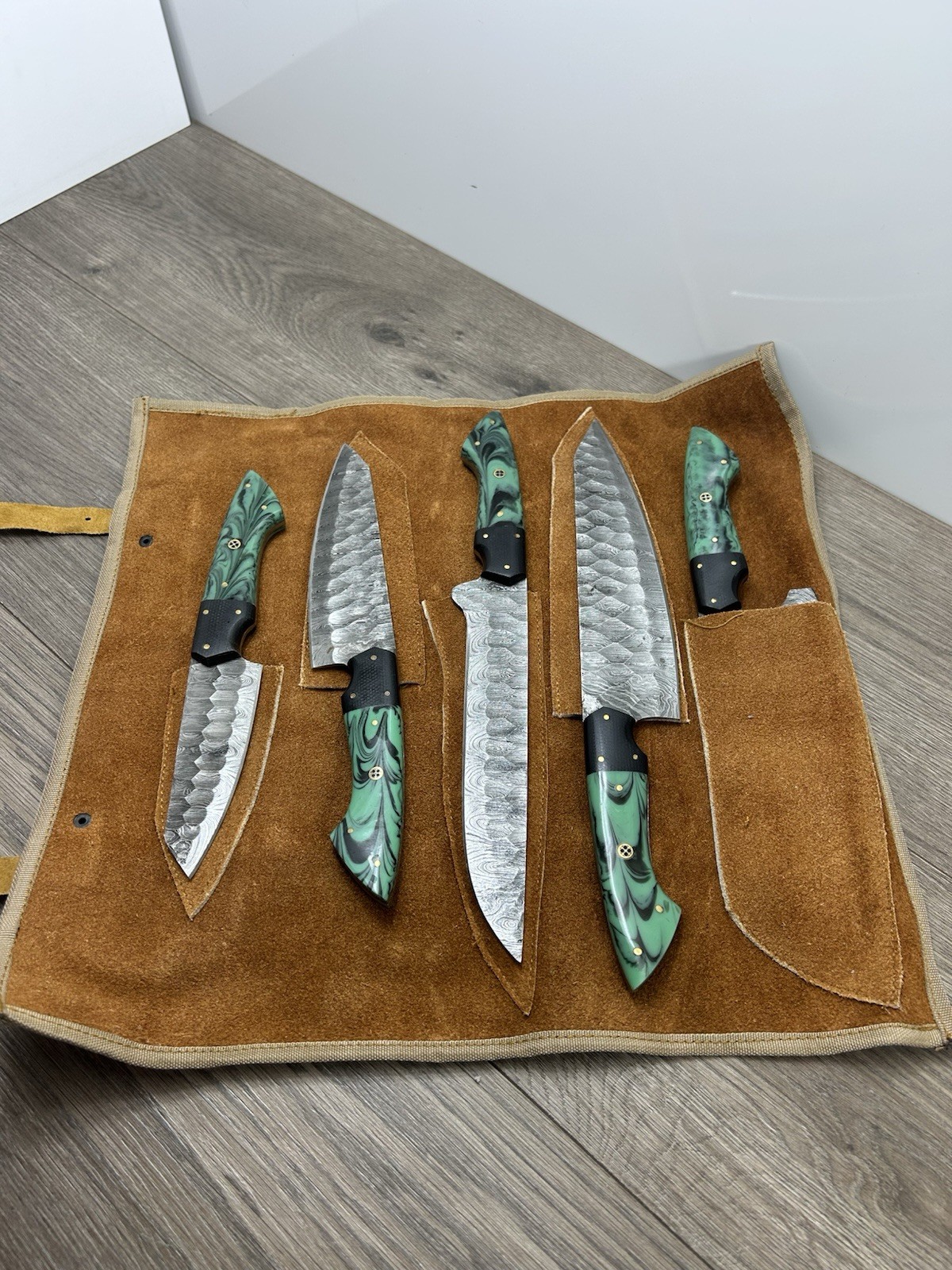 Hammer Forged Damascus Steel Chef Knives Set Knife Set 5 pcs With Leather Roll