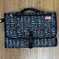 Skidaddle By Skip Hop Portable Diaper Changing Station Black/White