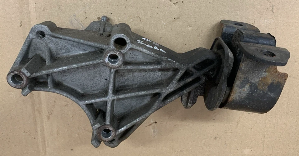 SAAB OG 9-3 FRONT ENGINE MOUNT BRACKET 4624755 RIGHT HAND RH 1999-2003 - Image 3 of 3