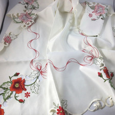 White Tablecloth Square Embroidered Red Flowers Poppies Scalloped Edge 34" x 34"
